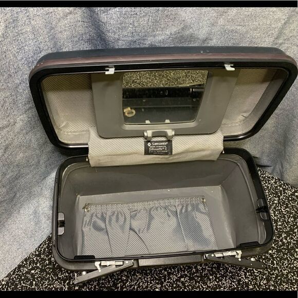 Vintage Samsonite Silhouette Train Case  - Picture 5 of 15